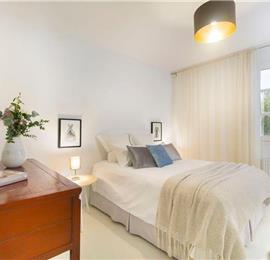 3 Bedroom Villa with Pool, Terrace and Sea Views near Vinisce, Sleeps 7